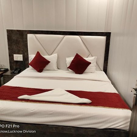 Hotel Kbs Lucknow Eksteriør bilde