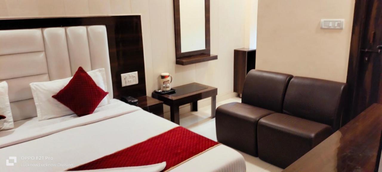 Hotel Kbs Lucknow Eksteriør bilde