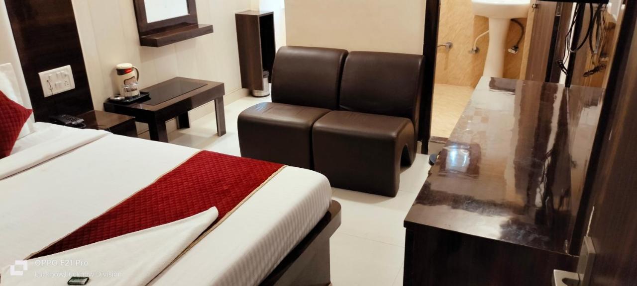 Hotel Kbs Lucknow Eksteriør bilde